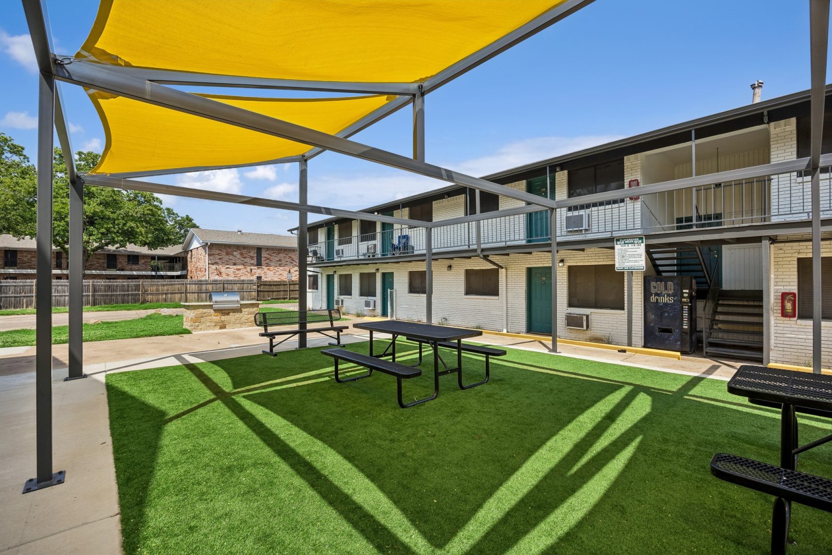 Casa Del Sol Apartments